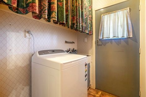 Photo of property in 65 Kilmarnock Street, Wallacetown, 9816