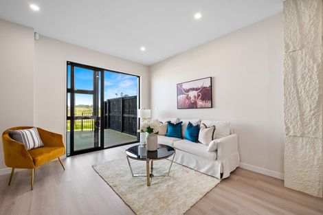 Photo of property in 5/9 Bronzewater Drive, Silverdale, 0932