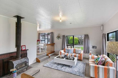 Photo of property in 2 Duckworth Road, Papakura, 2110