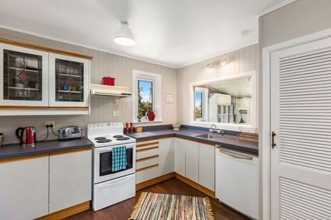 Photo of property in 37 Titiro Moana Road, Korokoro, Lower Hutt, 5012