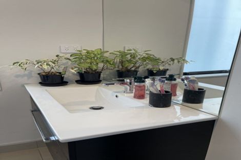 Photo of property in 6 Cook Street, Karori, Wellington, 6012