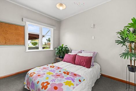Photo of property in 82 Latham Street, Marewa, Napier, 4110