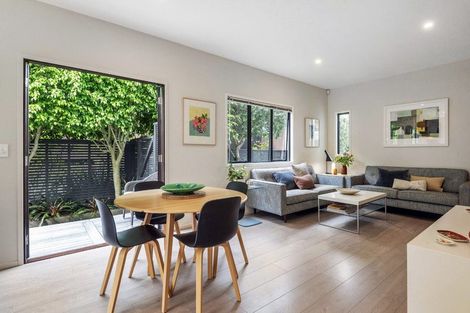 Photo of property in 23a Peter Terrace, Castor Bay, Auckland, 0620