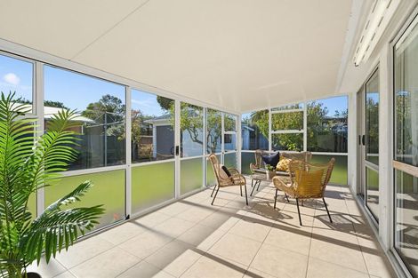 Photo of property in 12 Nimmo Avenue West, Waikanae, 5036