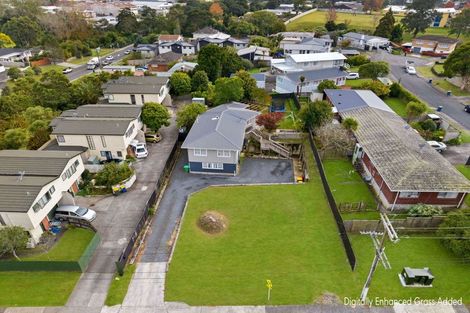 Photo of property in 10 Awaroa Road, Sunnyvale, Auckland, 0612