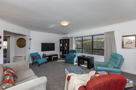 Photo of property in 5 Kotuku Drive, Paraparaumu Beach, Paraparaumu, 5032