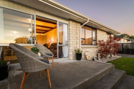 Photo of property in 2/71 Meeanee Road, Taradale, Napier, 4112
