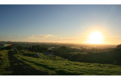 Photo of property in 56e Kaipara Coast Highway, Helensville, 0871