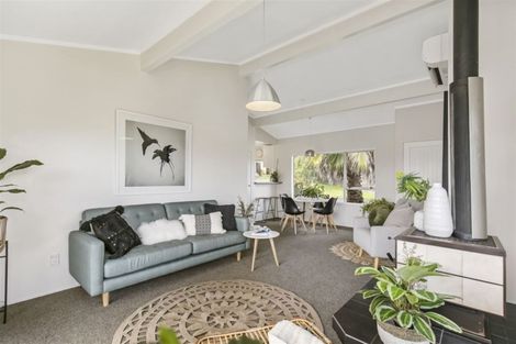 Photo of property in 1/102 Eskdale Road, Birkdale, Auckland, 0626