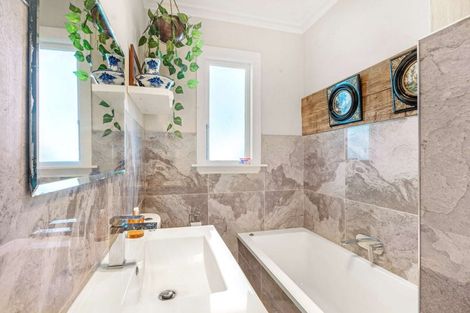 Photo of property in 56 Waihi Road, Hawera, 4610