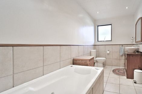 Photo of property in 1217 Louie Street, Parkvale, Hastings, 4122