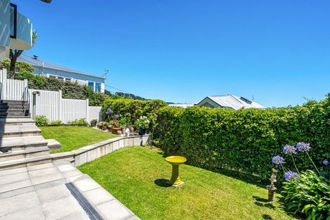 Photo of property in 40b The Crescent, Roseneath, Wellington, 6011