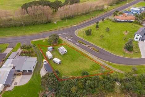 Photo of property in 1 Hei Esplanade, Whitianga, 3510