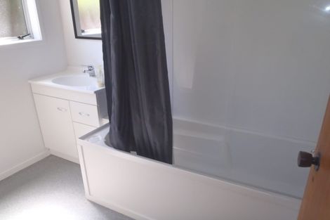 Photo of property in 99 Kemp Road, Massey, Auckland, 0614