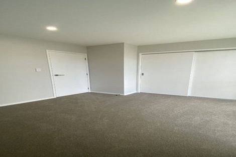Photo of property in 2 Mikoikoi Crescent, Mangere Bridge, Auckland, 2022