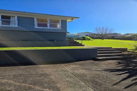 Photo of property in 40 Seabreeze Road, Narrow Neck, Auckland, 0624