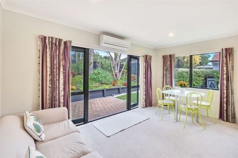 Photo of property in 16 Graven Court, Henderson, Auckland, 0612