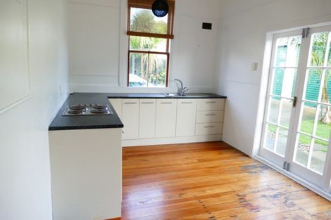 Photo of property in 44 Lynwood Road, New Lynn, Auckland, 0600