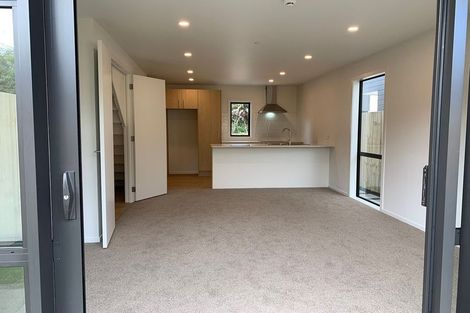 Photo of property in 5/4 Harry Ward Place, Henderson, Auckland, 0610