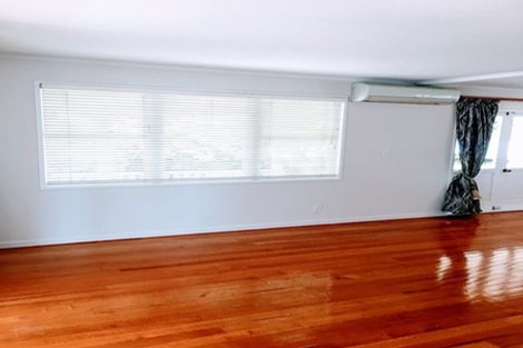 Photo of property in 2a Waller Avenue, Bucklands Beach, Auckland, 2012