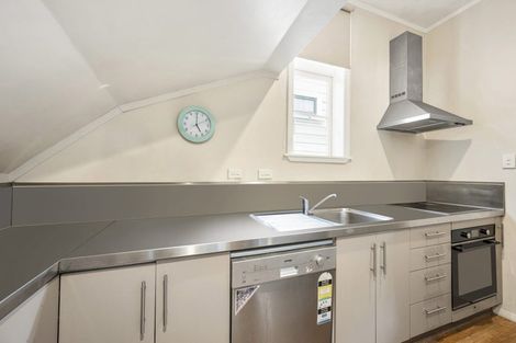 Photo of property in 26 Tinakori Road, Thorndon, Wellington, 6011