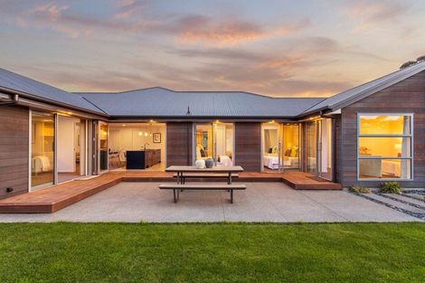 Photo of property in 98 Leistrella Road, Hoon Hay, Christchurch, 8025