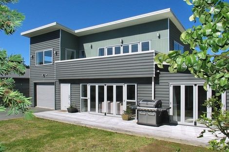 Photo of property in 76a Te Pene Avenue, Titahi Bay, Porirua, 5022