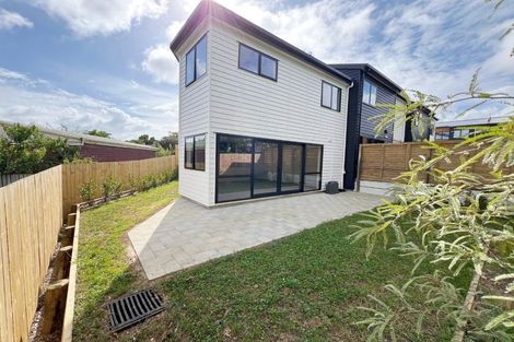 Photo of property in 18 Whati Lane, Henderson, Auckland, 0612