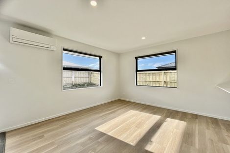 Photo of property in 5 Edgar Way, Rolleston, 7614