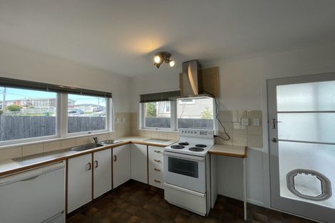 Photo of property in 31 Exmouth Road, Northcote, Auckland, 0627