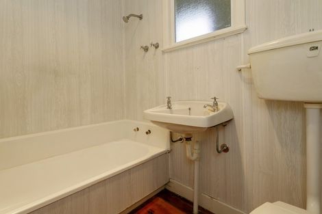 Photo of property in 17 Kereru Street, Two Mile Bay, Taupo, 3330