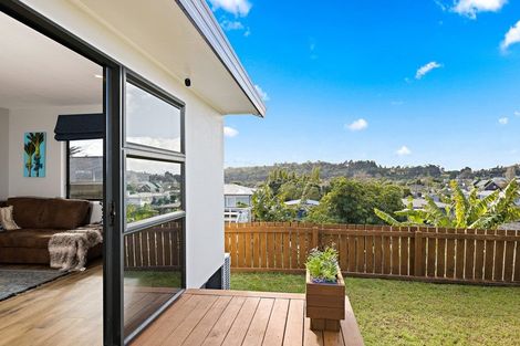 Photo of property in 8 Lasque Place, Glen Eden, Auckland, 0602
