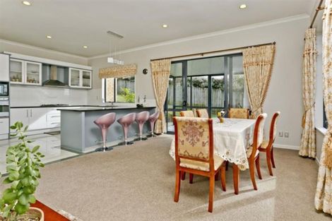 Photo of property in 13 Spoonbill Place, Unsworth Heights, Auckland, 0632