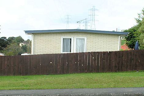 Photo of property in 32 Reynella Drive, Massey, Auckland, 0614