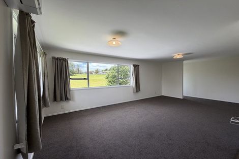 Photo of property in 10 Ciprian Place, Henderson, Auckland, 0612