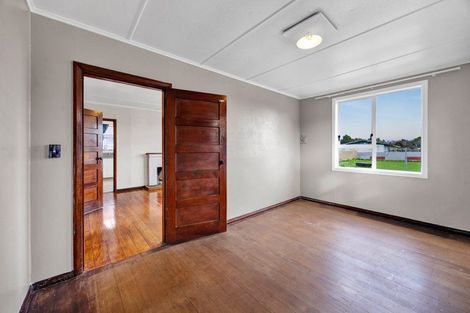 Photo of property in 31 Wilson Street, Waverley, 4510