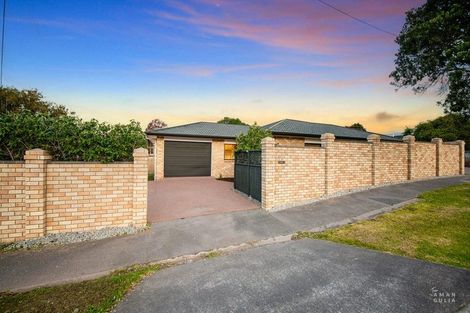 Photo of property in 70a Sturges Road, Henderson, Auckland, 0612