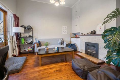 Photo of property in 1/1 Outram Road, Akina, Hastings, 4122