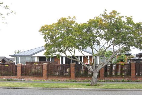Photo of property in 1/49 Anglesea Avenue, Parklands, Christchurch, 8083