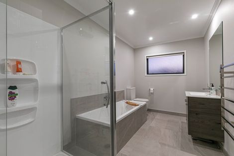 Photo of property in 41 Maka Terrace, Orewa, 0931