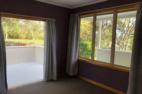 Photo of property in 145 Golf Road, Titirangi, Auckland, 0600