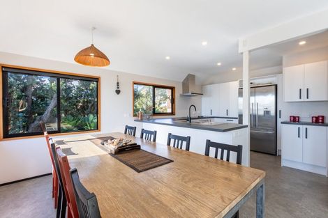Photo of property in 84 Ames Street, Paekakariki, 5034