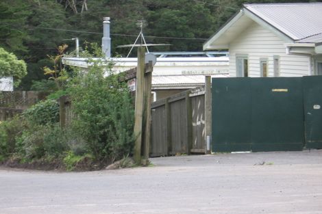 Photo of property in 617 Swanson Road, Swanson, Auckland, 0612