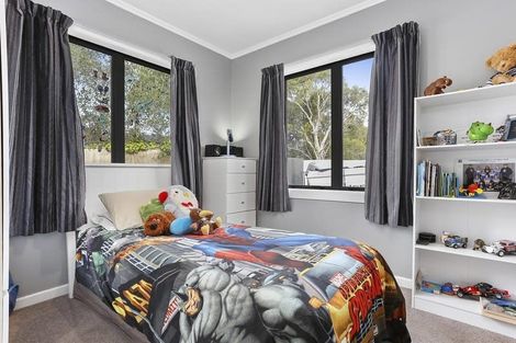 Photo of property in 63 Kaurilands Road, Titirangi, Auckland, 0604