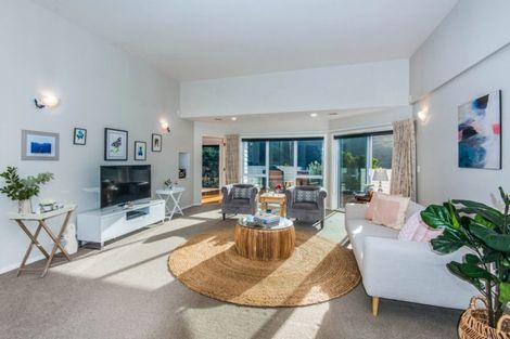 Photo of property in 10 Furlong Crescent, Churton Park, Wellington, 6037