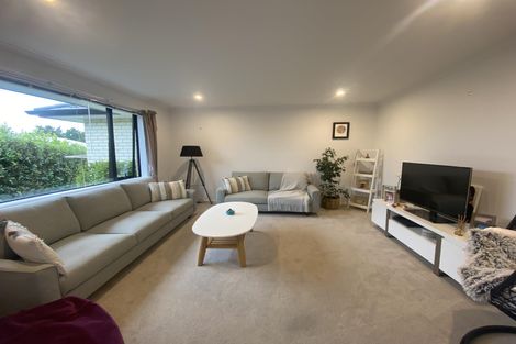 Photo of property in 33 Amsharlo Drive, Kerikeri, 0230