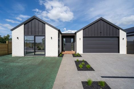 Photo of property in 74 Hugo Shaw Drive, Cambridge, 3434