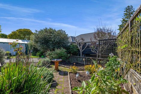 Photo of property in 125 Seaview Road, Westown, New Plymouth, 4310