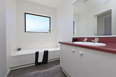 Photo of property in 24 Whiting Crescent, Greenmeadows, Napier, 4112