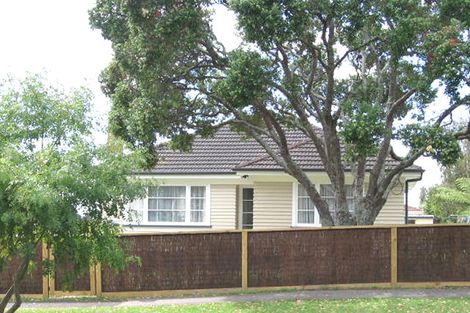 Photo of property in 15 Northall Road, New Lynn, Auckland, 0600